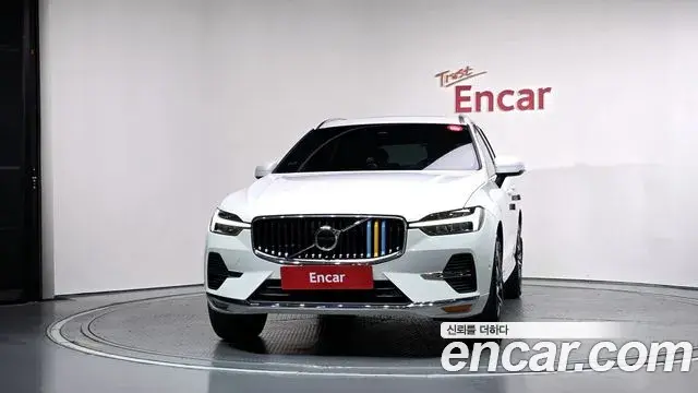 Volvo XC60 2023 — Фото 3/20