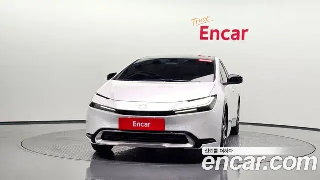Toyota Prius 2024 — ფოტო 15/30
