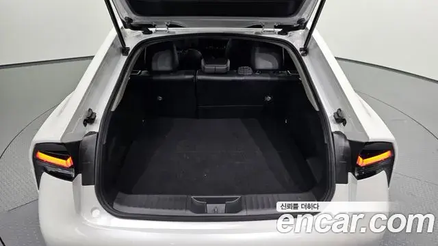 Toyota Prius 2024 — ფოტო 24/30