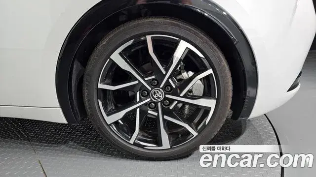 Toyota Prius 2024 — ფოტო 3/30