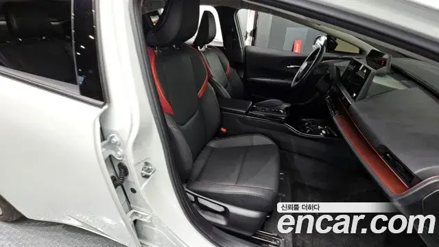 Toyota Prius 2024 — ფოტო 22/30