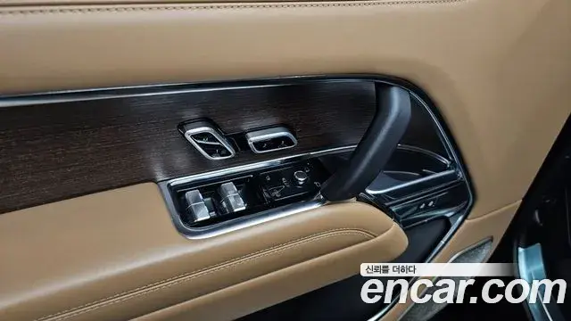 Land Rover Range Rover 2023 — Фото 19/20