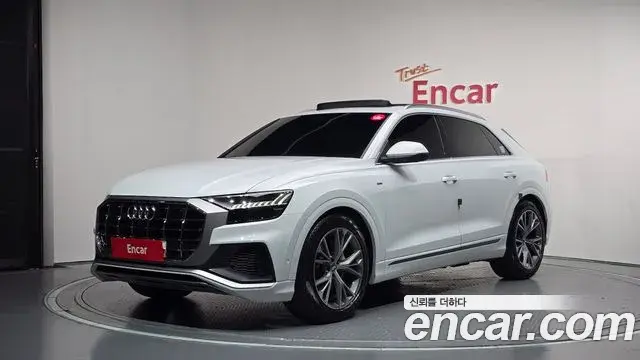 Audi Q7 2020 — Фото 1/20