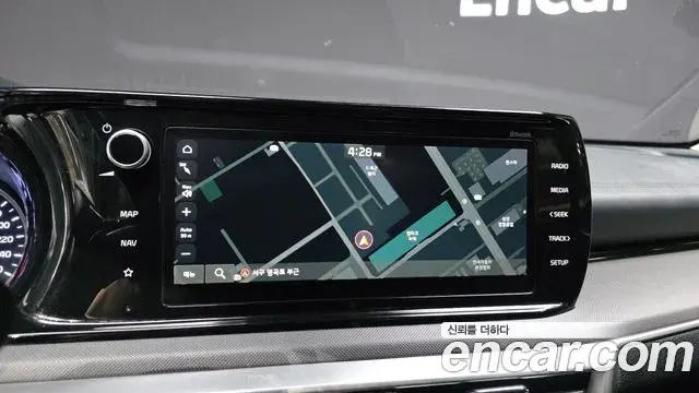 Kia K5 2021 — ფოტო 18/30
