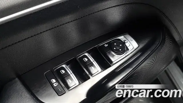 Kia K5 2021 — ფოტო 17/30