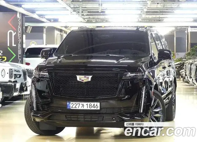 Cadillac Escalade 2023 — Фото 20/20