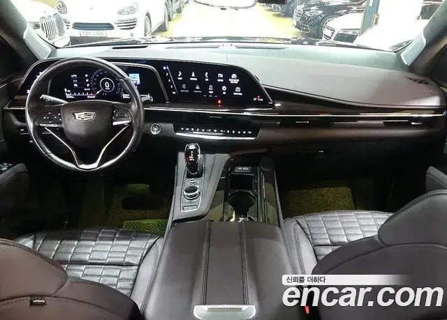 Cadillac Escalade 2023 — Фото 3/20