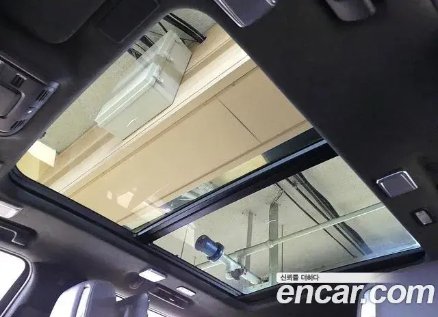 Cadillac Escalade 2023 — Фото 18/20