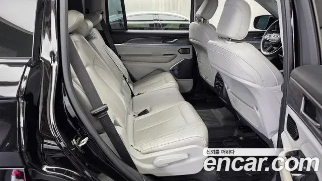 Jeep Grand Cherokee 2022 — Фото 12/20