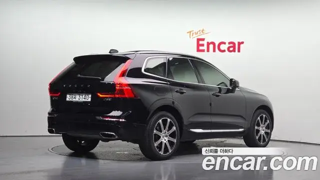 Volvo XC60 2018 — Фото 2/20
