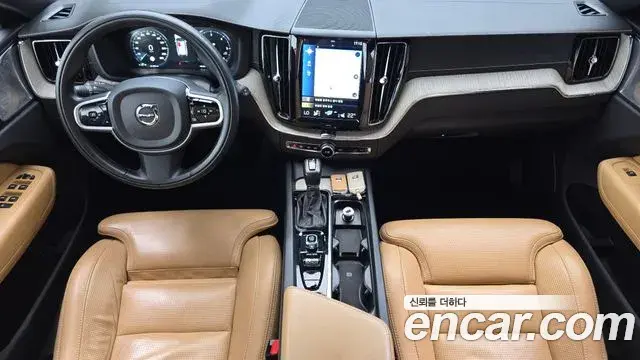 Volvo XC60 2018 — Фото 7/20