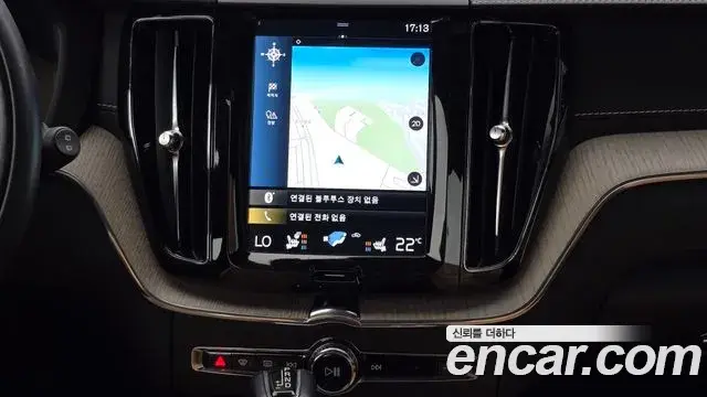 Volvo XC60 2018 — Фото 13/20