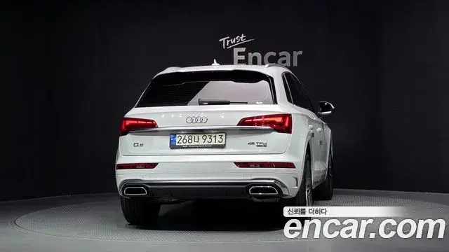 Audi Q5 2021 — Фото 4/20