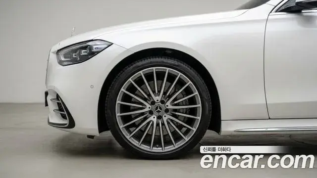Mercedes-Benz S-Class 2025 — Фото 4/12
