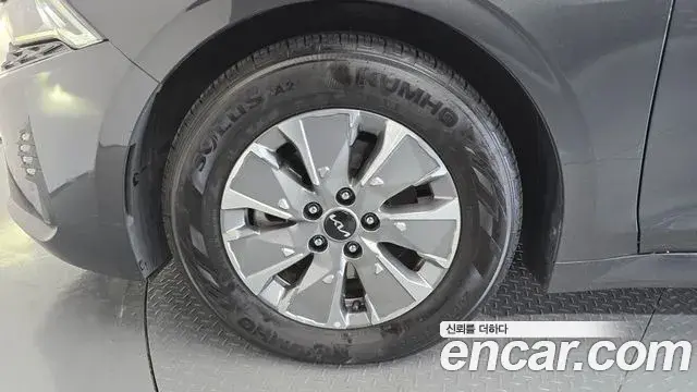 Kia K5 2023 — Photo 16/31