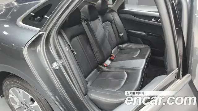 Kia K5 2023 — Photo 30/31
