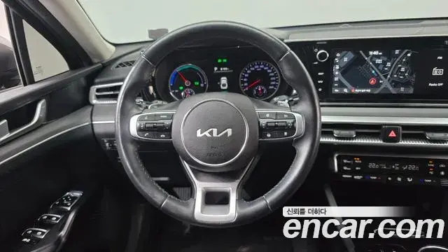 Kia K5 2023 — Photo 1/31