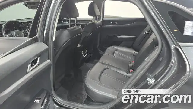Kia K5 2023 — Photo 8/31