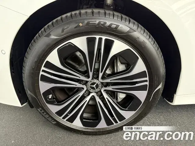 Mercedes-Benz E-Class 2026 — Photo 4/20