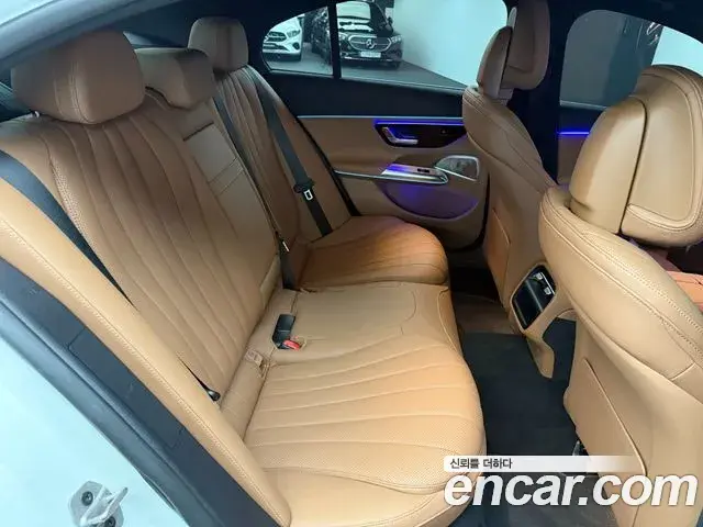 Mercedes-Benz E-Class 2026 — Photo 13/20