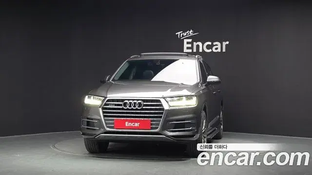 Audi Q7 2019 — Фото 3/20