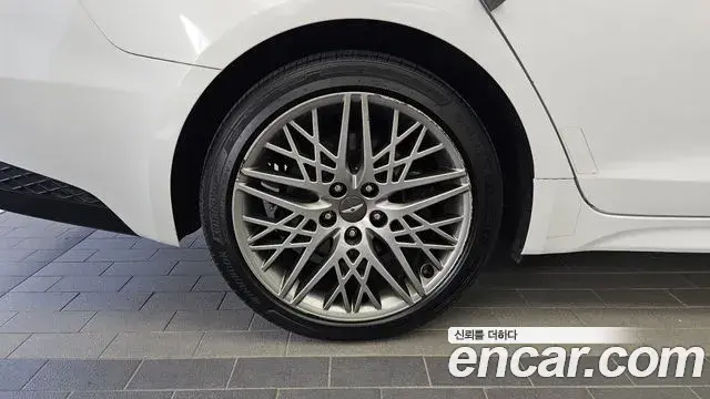 Genesis G70 2021 — Photo 32/34