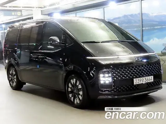 Hyundai Staria 2022 — Фото 1/20