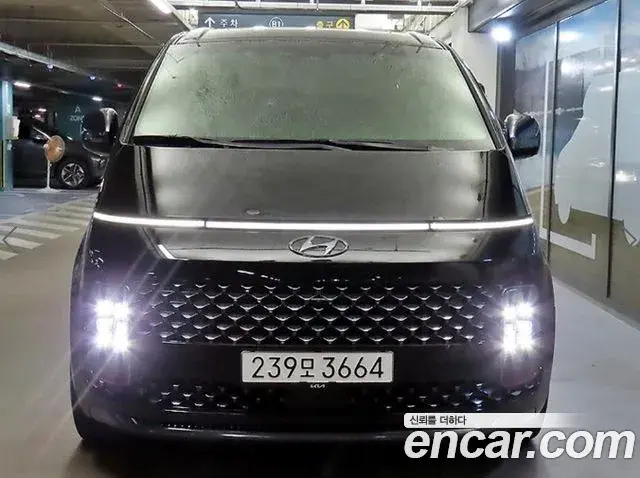 Hyundai Staria 2022 — Фото 2/20