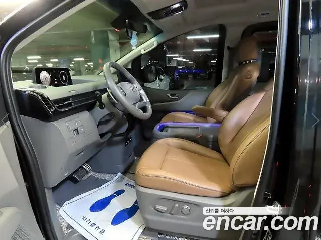Hyundai Staria 2022 — Фото 6/20