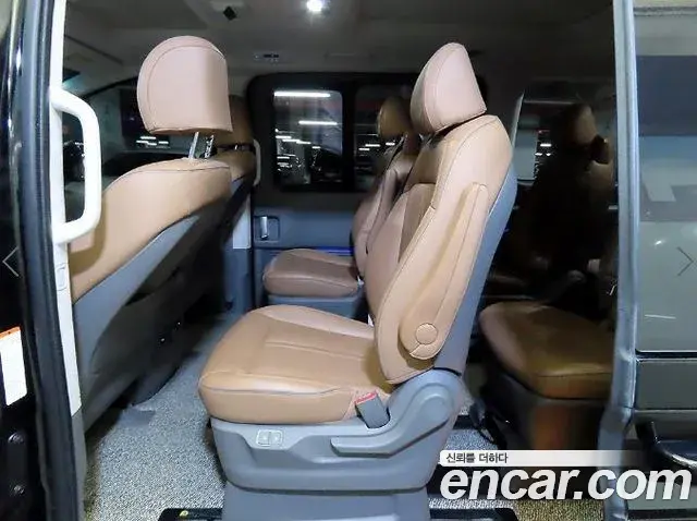 Hyundai Staria 2022 — Фото 10/20