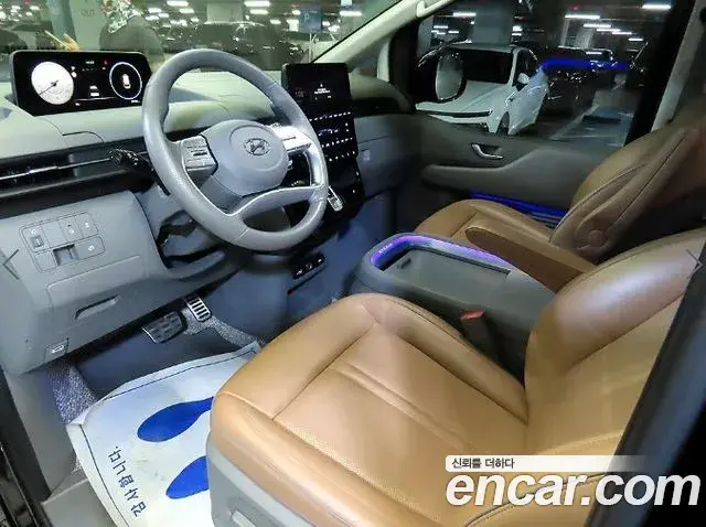 Hyundai Staria 2022 — Фото 9/20
