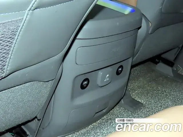 Hyundai Staria 2022 — Фото 15/20