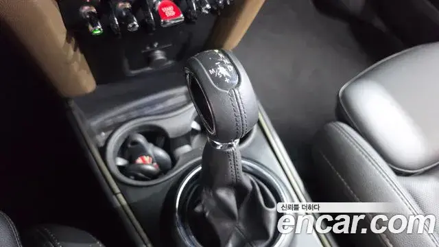 Mini Cooper Countryman 2019 — Photo 17/36