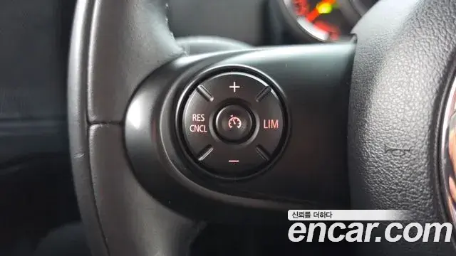 Mini Cooper Countryman 2019 — Photo 23/36
