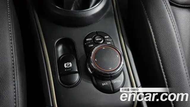 Mini Cooper Countryman 2019 — Photo 26/36