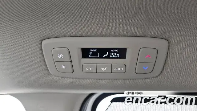 Kia Carnival 2023 — ფოტო 2/38