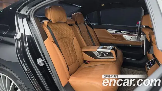 BMW 7 Series 2022 — Фото 11/20