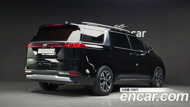 Kia Carnival 2021 — Photo 2/20