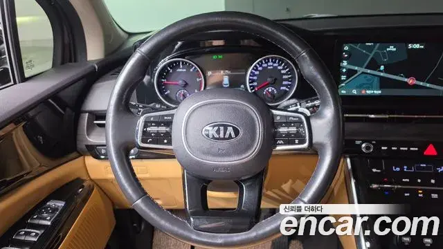 Kia Carnival 2021 — Photo 13/20