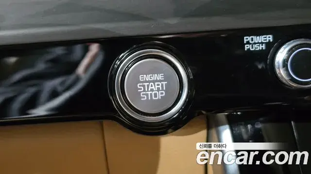 Kia Carnival 2021 — Photo 19/20
