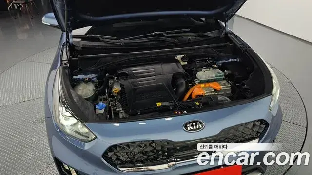 Kia Niro 2019 — Şəkil 22/36