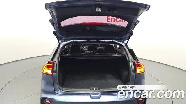 Kia Niro 2019 — Şəkil 9/36