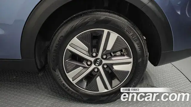Kia Niro 2019 — Şəkil 3/36