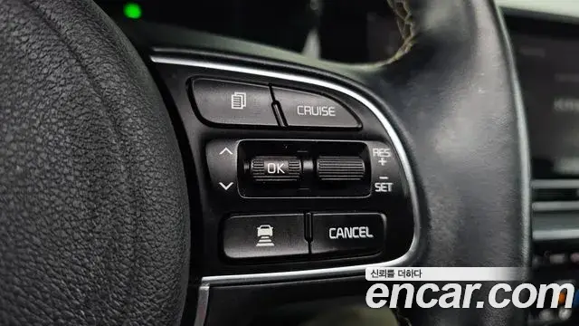 Kia Niro 2019 — Şəkil 8/36