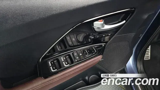 Kia Niro 2019 — Şəkil 28/36