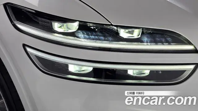 Genesis GV70 2021 — Photo 20/30