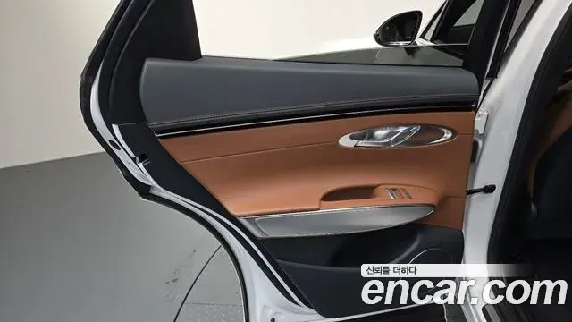 Genesis GV70 2021 — Photo 26/30
