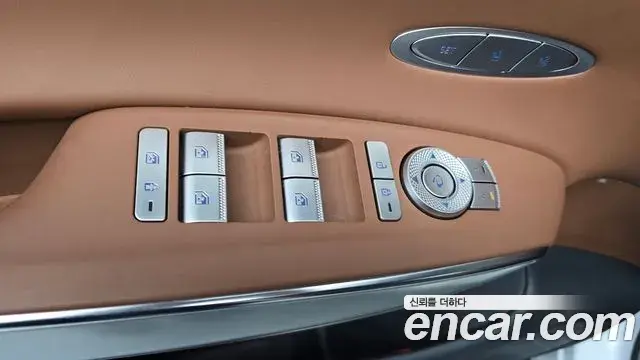 Genesis GV70 2021 — Photo 18/30
