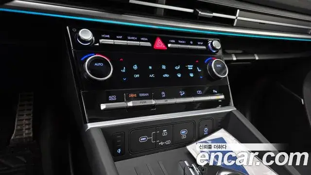 Hyundai Santa Fe 2024 — Фото 19/20