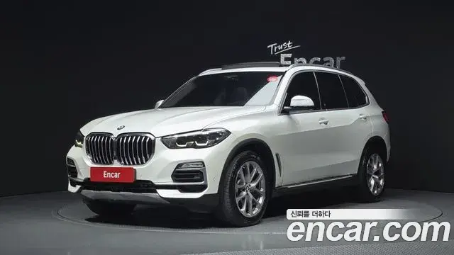 BMW X5 2019 — Фото 1/20